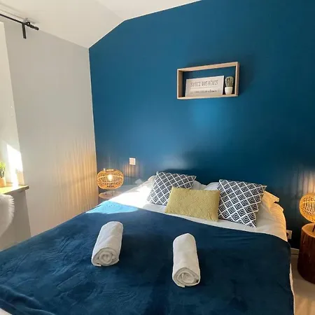 Appart-hotel N 4 Calme Avec Terrasse, Wi-fi Debit, Petit-dejeuner, Room-service Et Parking Prive Apartment *