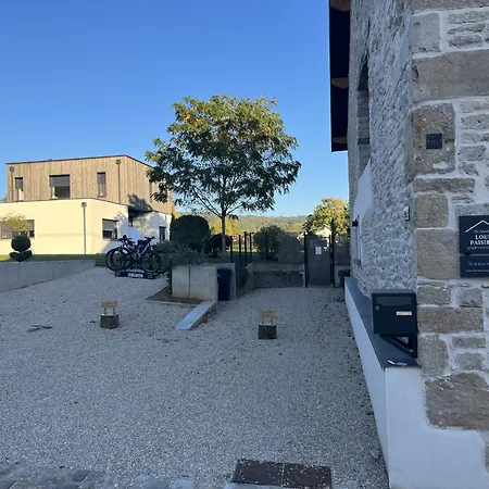 Apartment Appart-hotel N 4 Calme Avec Terrasse, Wi-fi Debit, Petit-dejeuner, Room-service Et Parking Prive Chouzelot