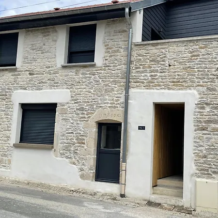 Appart-hotel N 4 Calme Avec Terrasse, Wi-fi Debit, Petit-dejeuner, Room-service Et Parking Prive Chouzelot